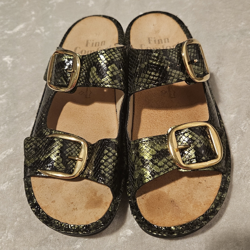 Finn Comfort Black and Gold Sandals
